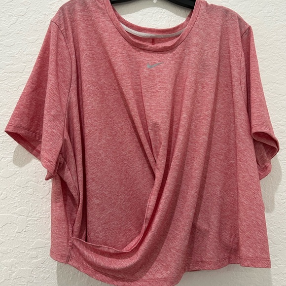 💰PRICE ⬇️ 
 NIKE • Woman’s Pink Plus Dri Fit Top • 3X - Picture 4 of 10